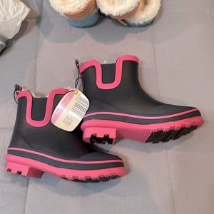 brand new girl rain boots!